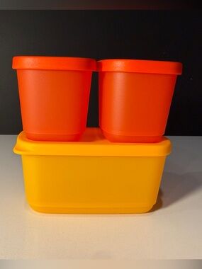 Tupperware set of 3 Basic Bright containers (2x 110 ml, 1 x 250 ml) orange/red